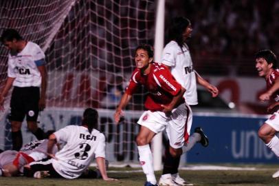 *** JBotega - Inter X Est Prorrogração ***Final da copa Sulamericana.Estádio Beira-rio Porto Alegre.Internacional X Estudiantes,gol do jogador Nilmar Fonte: BD ZH Fotógrafo: Jefferson Botega