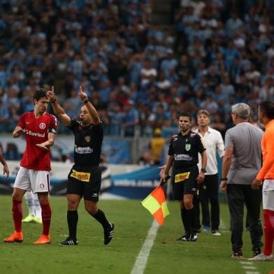  PORTO ALEGRE, RS, BRASIL, 17.04.2019. Inter e Grêmio se enfrentam na Arena pela final do Campeonato Gaúcho 2019. Clássico é o Gre-Nal de número 420.(FOTOGRAFO: JEFFERSON BOTEGA / AGENCIA RBS)Indexador: Jeff Botega