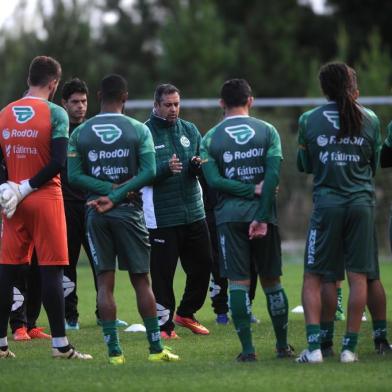  CAXIAS DO SUL, RS, BRASIL (08/04/2019)Treino do Juventude no CT em Caxias do Sul. Na foto, técnico Marquinhos Santos (Antonio Valiente/Agência RBS)