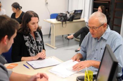  CAXIAS DO SUL, RS, BRASIL. (09/08/2019)Atendimento na FSG a contribuintes com dúvidas sobre o Imposto de Renda. Na foto, Luiz Mezzombo, aposentado. (Antonio Valiente/Agência RBS)