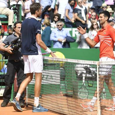 Daniil Medvedev e Novak Djokovic