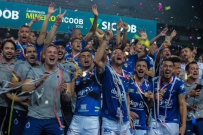 Belo Horizonte/Minas Gerais/Brasil: Jogadores do Cruzeiro comemoram o tÃ­tulo do campeonato, durante partida entre AtlÃ©tico-MG e Cruzeiro, vÃ¡lida pela final do campeonato Mineiro 2019, na Arena IndependÃªncia(Foto: Rodney Costa/Eleven)