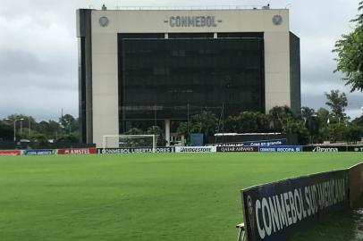 Campo da Conmebol onde o Grêmio vai treinar no Paraguai