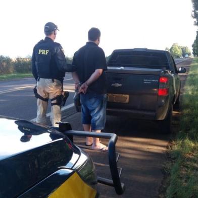 Motorista vindo de Santa Catarina foi flagrado com um tablete de cocaína na BR-116, em Vacaria.