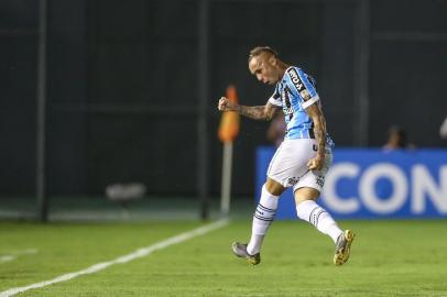 Gremio x LibertadRS - FUTEBOL/CONMEBOL LIBERTADORES 2019 /GREMIO X LIBERTAD - ESPORTES - Lance da partida entre Gremio e Libertad, disputada na noite desta Terca-feira, no Estadio Defensores del Chaco, em AssunÃ§Ã£o no Paraguai, valida pela da Conmebol Libertadores 2019. FOTO: LUCAS UEBEL/GREMIO FBPAEditoria: SPOIndexador: Lucas UebelSecao: futebolFonte: Gremio.netFotógrafo: Gremio x Libertad