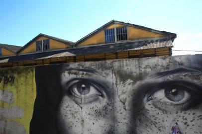  PORTO ALEGRE -RS  - BR - 24.04.2019Muro na avenida Mauá, separando a cidade do cais do Porto.FOTÓGRAFO: TADEU VILANI AGêNCIA RBS