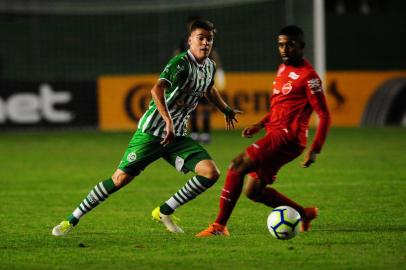  CAXIAS DO SUL, RS, BRASIL, 24/04/2019. Juventude x Vila Nova-GO, partida de ida da quarta fase da Copa do Brasil 2019 e realizada no estádio Alfredo Jaconi. (Porthus Junior/Agência RBS)