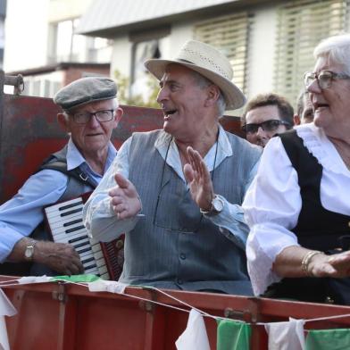 28_04_2018_28FestadaColonia_Desfile de Carretas. Foto Cleiton Thiele/SerraPress