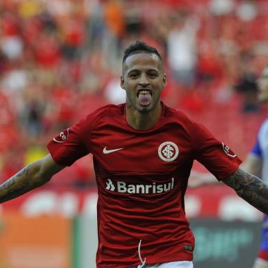 PORTO ALEGRE, RS, BRASIL, 15/04/2018 - Inter x Bahia: Jogo válido pela primeira roda do Brasileirão, que acontece no estádio Beira-Rio. Foto-Nico López.(FOTOGRAFO: MATEUS BRUXEL / AGENCIA RBS)