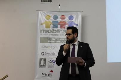 Secretário de Desenvolvimento Econômico e Turismo do Estado, Ruy Irigaray, fala sobre políticas de desenvolvimento para o RS em encontro organizado pelo MobiCaxias, na CIC.