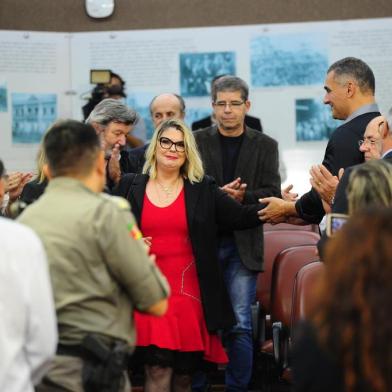  CAXIAS DO SUL, RS, BRASIL, 25/04/2019. Sessão solene de outorga do título de Cidadã Caxiense à Drª Sílvia Regina Becker Pinto, na Câmara de Vereadores.  (Porthus Junior/Agência RBS)