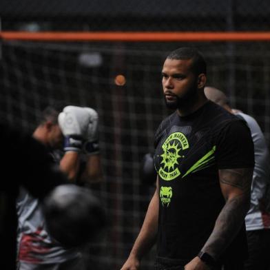  CAXIAS DO SUL, RS, BRASIL, 26/04/2019 - O lutador carioca Thiago Marreta participou de um seminário sobre técnicas de Muay Thai em Caxias do Sul. Ele é o postulante ao cinturão dos meio-pesados do UFC, encara Jon Jones no dia 6 de julho. (Marcelo Casagrande/Agência RBS)