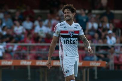 SÃO PAULO, SP - 27.04.2019: SÃO PAULO FC X BOTAFOGO - Pato do SPFC durante partida entre São Paulo FC x Botafogo, válida pela primeira rodada do Campeonato Brasileiro 2019 e realizada no Estádio do Morumbi em São Paulo, SP. (Foto: Maurício Rummens/Fotoarena/Lancepress!) No lance, Alexandre Pato.