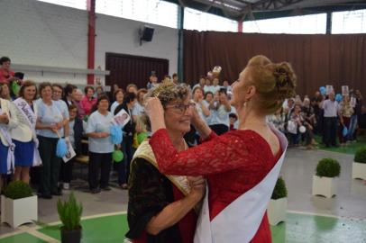 Juvenila Kurmann Bertollo, de Farroupilha, é eleita rainha regional da terceira idade