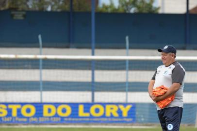 CAXIAS DO SUL, RS, BRASIL, 17/04/2019O Glória treina em Vacaria antes do jogo contra o o Bagé pelas quartas de final pela divisão de acesso do Gauchão. Técnico: Jair Galvão(Lucas Amorelli/Agência RBS)