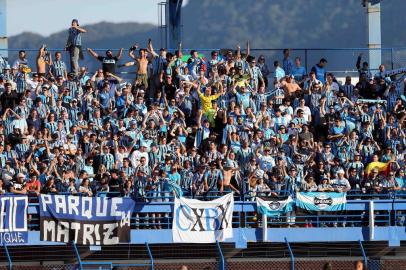  FLORIANÓPOLIS, SC, BRASIL, 27-06-2015: O time do Avaí recebe a equipe do Gremio no estádio da Ressacada em partida válida pela nona rodada do Brasileirão 2015.(Foto: CRISTIANO ESTRELA / Agência RBS, ESPORTES)