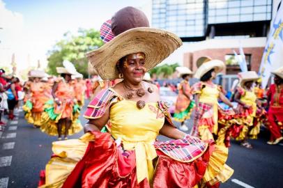 Traditional costume is worn during the Mardi Gras parade in the capital city of Fort-de-France.UNDATED â BC-TRAVEL-TIMES-MARTINIQUE-SURPRISES-ART-NYTSF â Traditional costume is worn during the Mardi Gras parade in the capital city of Fort-de-France. (CREDIT: Frederic Rejaudry/The New York Times)  --ONLY FOR USE WITH ARTICLE SLUGGED -- BC-TRAVEL-TIMES-MARTINIQUE-SURPRISES-ART-NYTSF -- OTHER USE PROHIBITED.Editoria: TRALocal: Fort-de-FranceIndexador: FrÃ©dÃ©ric RÃ©jaudryFonte: NYTNSFotógrafo: STR