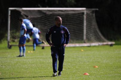 CAXIAS DO SUL, RS, BRASIL (23/04/2019)Treino do Ser Caxias no CT. Na foto, técnico Pingo. (Antonio Valiente/Agência RBS)