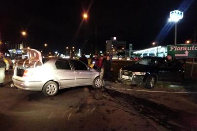 Duas pessoas ficam feridas em acidente em Caxias 