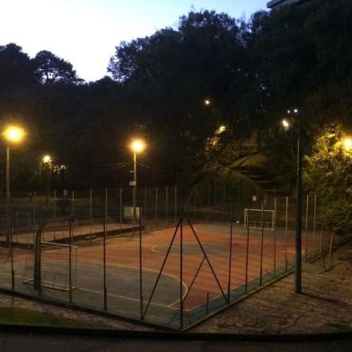 Iluminação do Parque dos Macaquinhos, em Caxias, é a reativada de forma provisória