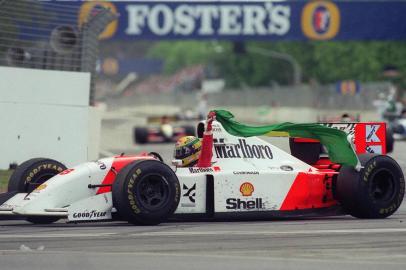 Ayrton Senna vence o GP da Austrália, em 1993. Foi sua última vitória na F-1.