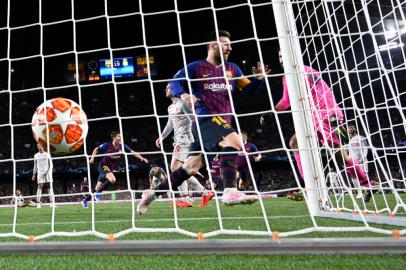 Messi marcou dois gols na vitória de 3 a 0 do Barcelona sobre o Liverpool pela semifinal da Liga dos Campeões