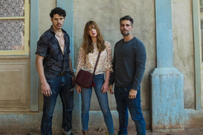 o sétimo guardião, Júnior (José Loreto), Gabriel (Bruno Gagliasso) e Luz (Marina Ruy Barbosa)