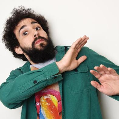 Murilo Couto apresenta espetáculo de stand-up Gala Seca neste domingo (5), em Caxias