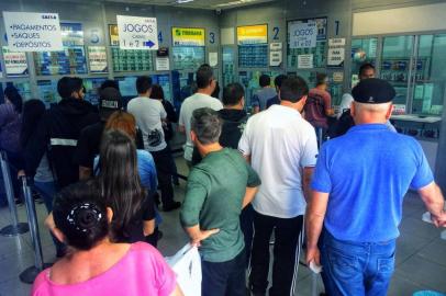 Lotéricas movimentadas na manhã de hoje em Caxias