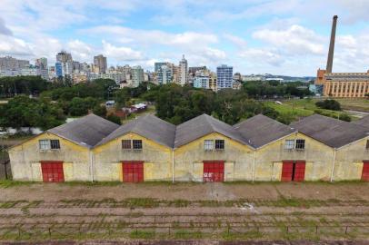  PORTO ALEGRE, RS, BRASIL - 17.05.2016 : Situação atual do Cais do Porto, que passa por obras de revitalização. (FOTO: BRUNO ALENCASTRO/AGÊNCIA RBS, Editoria Sua Vida)