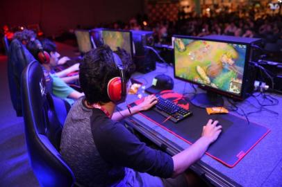 Campeonato de League of Legends (LOL) na POA GEEK WEEK