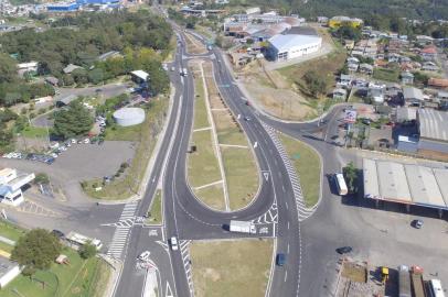  Rotatória em frente a CODECA (RSC453). Obras da Codeca em Caxias do Sul