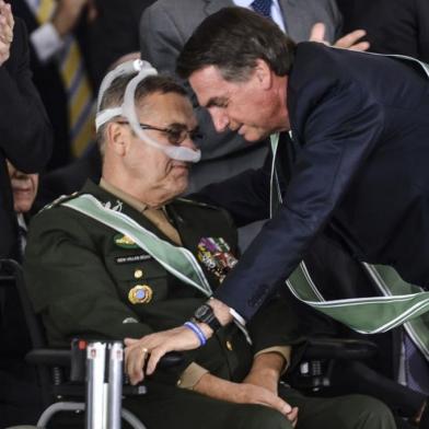 O Presidente Jair Bolsonaro participa da solenidade de passagem de Comando do Exército do general Eduardo Dias da Costa Villas Bôas ao general Edson Leal Pujol.