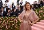 Gisele Bündchen aposta em vestido eco-friendly no MET Gala