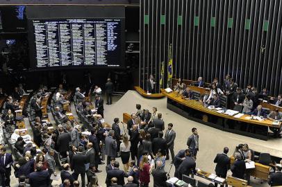 Votação da PEC 282/2016, que altera a Constituição Federal para vedar as coligações nas eleições proporcionais, disciplinar a autonomia dos partidos políticos.