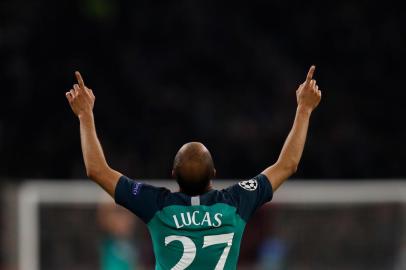  Tottenhams Brazilian forward Lucas celebrates after scoring a goal during the UEFA Champions League semi-final second leg football match between Ajax Amsterdam and Tottenham Hotspur at the Johan Cruyff Arena, in Amsterdam, on May 8, 2019. (Photo by Adrian DENNIS / AFP)Editoria: SPOLocal: AmsterdamIndexador: ADRIAN DENNISSecao: soccerFonte: AFPFotógrafo: STF