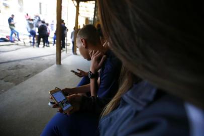  GRAVATAÍ, RS, BRASIL, 07-05-2019: Escolas estaduais registram falta de professores em vários municípios. Na foto, alunos sem aula na Escola Estadual Barbosa Rodrigues, em Gravataí (FOTO FÉLIX ZUCCO/AGÊNCIA RBS, Editoria de Geral).