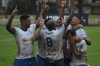  Esportivo enfrentou o Guarani-VA, pelo jogo de ida das semifinais da Divisão de Acesso. Partida em Venâncio Aires. Na foto, o grupo comemora o gol do meia Athos.