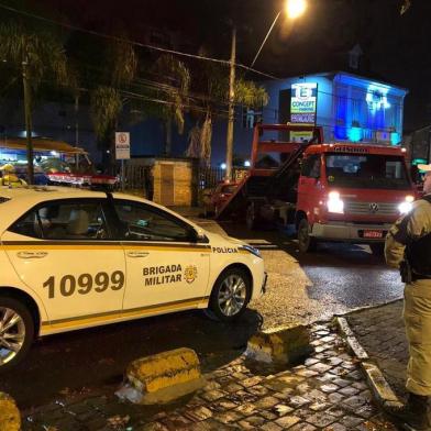 Blitz da Brigada Militar de Caxias na madrugada deste sábado.