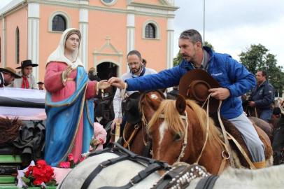 Pré-romaria dos cavalarianos ao Santuário de Caravaggio. Cavalgada da Fé. Farroupilha, Serra Gaúcha.