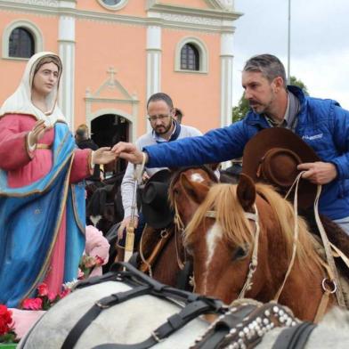 Pré-romaria dos cavalarianos ao Santuário de Caravaggio. Cavalgada da Fé. Farroupilha, Serra Gaúcha.