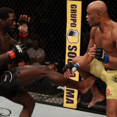  Anderson Silva perde confronto para  Jared Gorilla Cannonier no UFC 237.Indexador: Buda Mendes/Zuffa LLCFonte: Zuffa LLCFotógrafo: Contributor