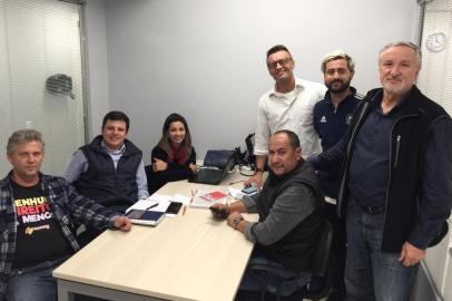 Articulação para montagem de chapa para a convenção do PDT de Caxias. Na foto, os ex-vereadores Harty Moisés Paese e Pedro Incerti.