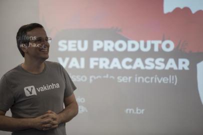  PORTO ALEGRE, RS, BRASIL, 05/04/2019- As lições dos empreendedores que fracassaram. Na foto- Flávio Steffens de Castro que  irá dar uma palestra sobre empreendedorismo (FOTOGRAFO: JEFFERSON BOTEGA / AGENCIA RBS)Indexador: Jefferson Botega