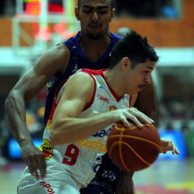  CAXIAS DO SUL, RS, BRASIL 23/04/2018Caxias Basquete x Mogi no ginásio do Vascão em Caxias do Sul.Jogo 4 das quartas de Final do NBB 10. (Felipe Nyland/Agência RBS)