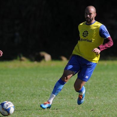 CAXIAS DO SUL, RS, BRASIL (03/05/2019)Treino do Ser Caxias no Estádio Centenário. Na foto, centroavante Michel. (Antonio Valiente/Agência RBS)