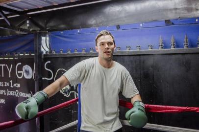 ACTOR-HICKLIN-ART-LSPRActor Nicholas Hoult in the ring at Trinity Boxing Club in Los Angeles, April 3, 2019. Hoult stars in the title role of âTolkien,â a movie about the early life of the writer of the âLord of the Rings.â (Alex Welsh/The New York Times)Editoria: LLocal: LOS ANGELESIndexador: ALEX WELSHFonte: NYTNSFotógrafo: STR