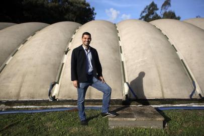  CARLOS BARBOSA, RS, BRASIL - 07/05/2019 - Santa Clara produz biogás a partir dos dejetos dos suínos em sua planta em Carlos Barbosa. Na foto: Pedro Henrique Jung, gerente de meio ambiente da cooperativa Santa Clara (FOTO: ANSELMO CUNHA/AGÊNCIA RBS)