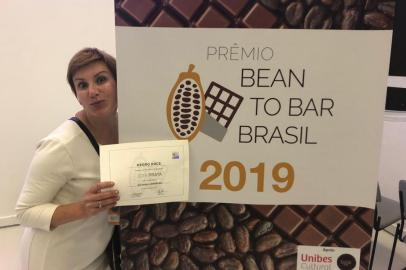 Ana Rúbia Ruzzarin, da Negro Doce,chocolataria de Caxias do Sul, ganhou prata no Prêmio Bean to Bar Brasil 2019. Premiação foi na noite desta sexta-feira (17), em São Paulo. 