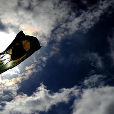  CAXIAS DO SUL, RS, BRASIL, 29/10/2018. Bandeira do Brasil fotografada um dia após as eleições 2018. (Diogo Sallaberry/Agência RBS)